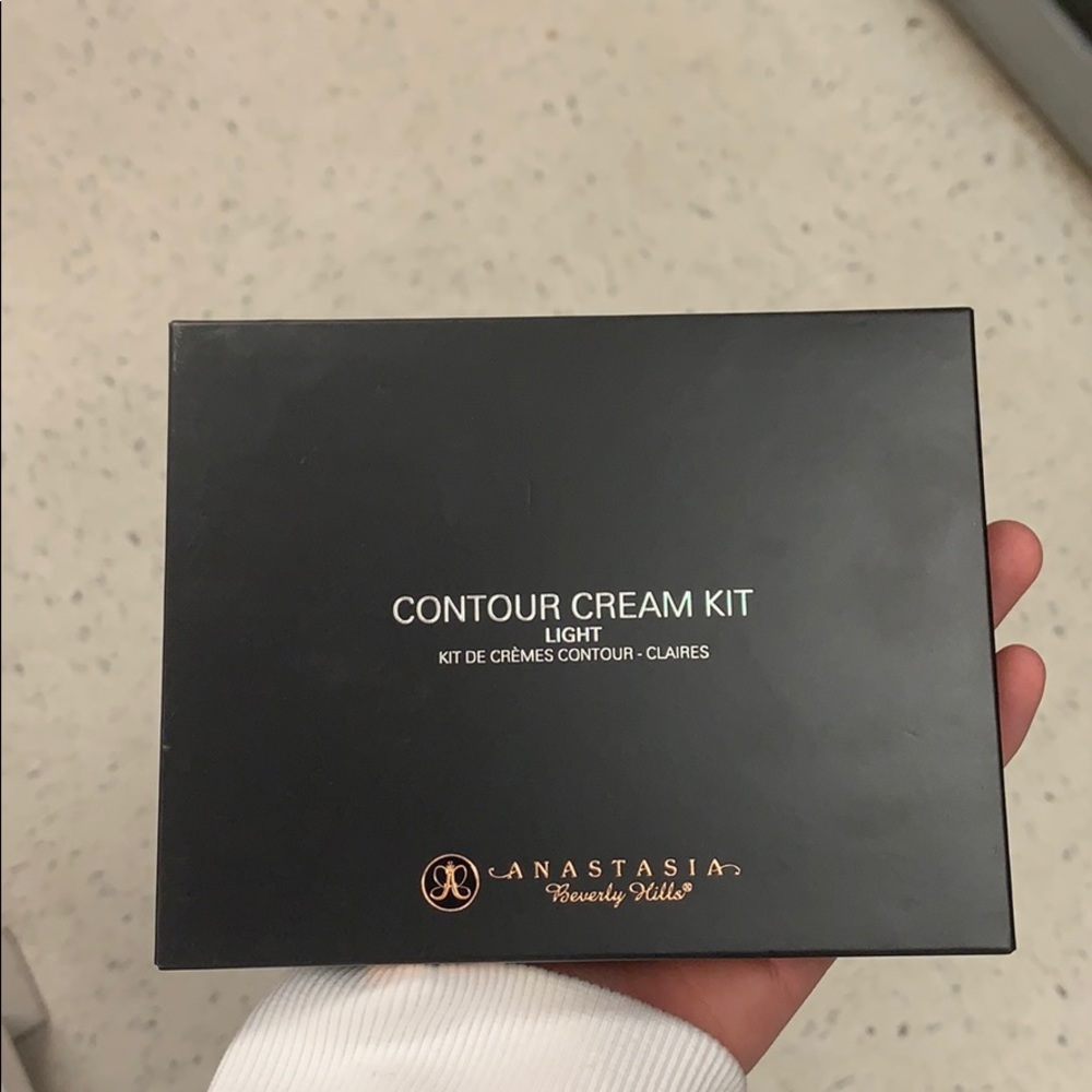 Brand New Anastasia Bev Hills Cream Contour Kit